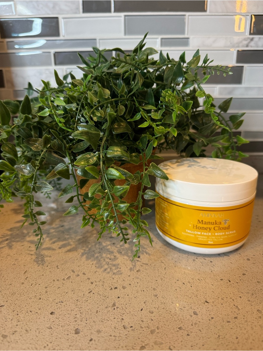 AMINNAH - Manuka Honey Cloud Tallow Face & Body Scrub (yellow) 8oz